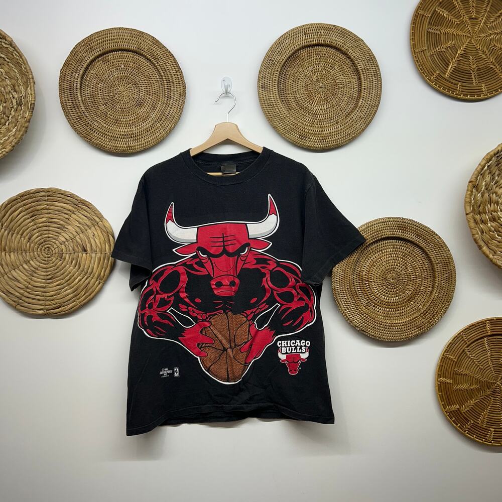 Vintage 90s Chicago Bulls Short Sleeve Crew Neck Graphic Tee T-Shirt Mens Large - Picture 2 of 6